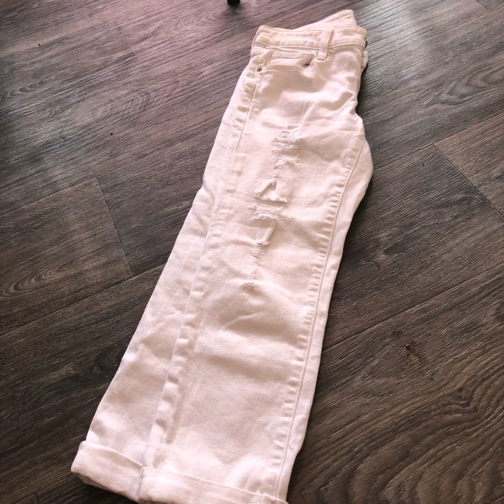 white mom jeans